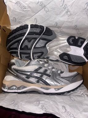 Asics Gel - Kayano 14  Silver and Black Men's Running Shoes